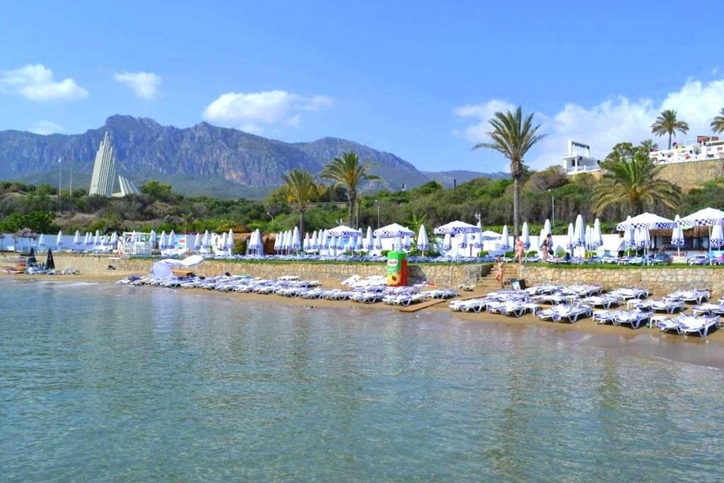 Sea & Sky At Escape Beach Aparthotel Kyrenia  Esterno foto